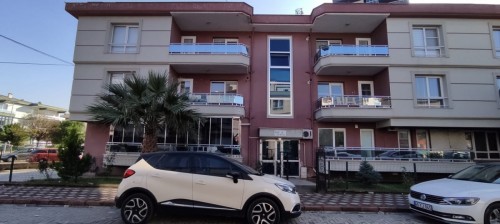 https://cicekemlaksoma.com/AKHİSAR - HÜRRİYET MAH. ESKİ ÖZEL DOĞUŞ HASTANE MEVKİİ 2.KAT 3+1 DOĞAL GAZLI 135 m2 SATILIK DAİRE 3.750.000 ₺